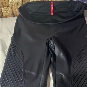 SPANX Shiny Black Leggings Sz M